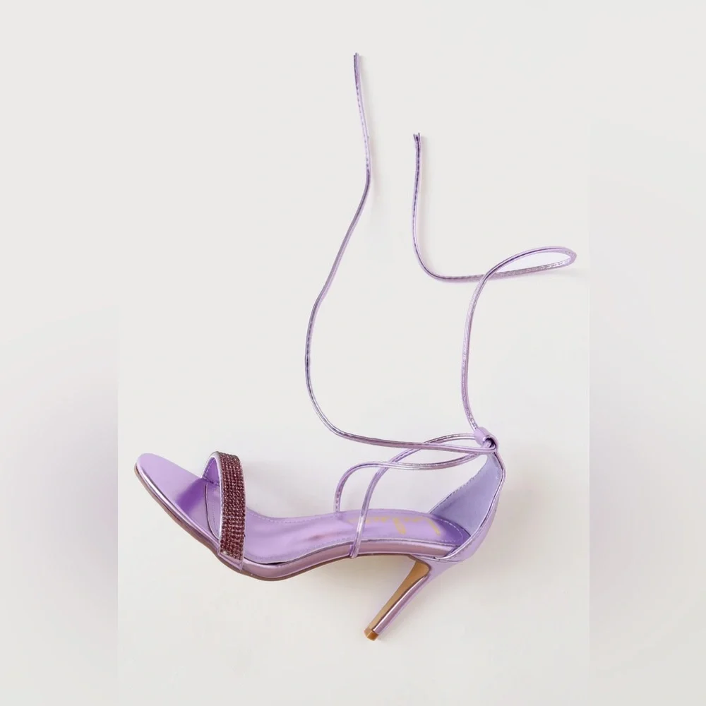 Lulu’s heels 💜 - Picture 4 of 5